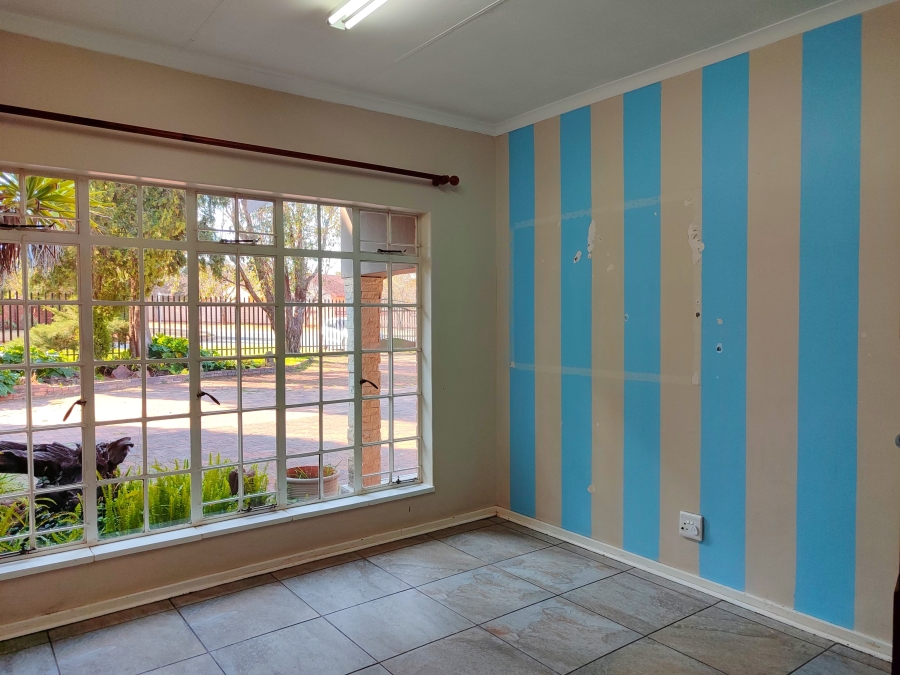 4 Bedroom Property for Sale in Flamwood North West